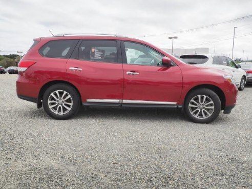 2015 Nissan Pathfinder 4WD 4dr SL Cayenne Red, Beverly, MA