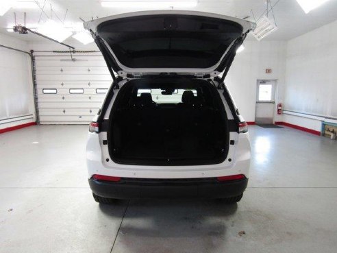 2023 Jeep Grand Cherokee Altitude Bright White Clearcoat, Beaverdale, PA