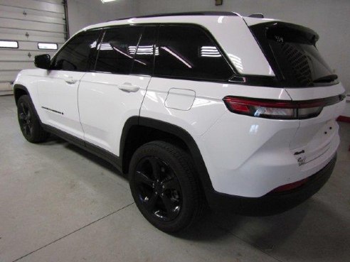 2023 Jeep Grand Cherokee Altitude Bright White Clearcoat, Beaverdale, PA