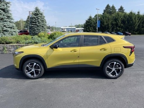 2024 Chevrolet Trax 1RS Yellow, Mercer, PA